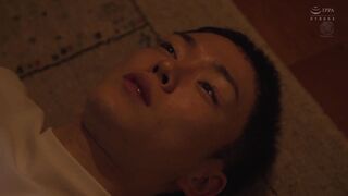 URE-102 [中文字幕] 田中ねね -黑巢物語 女友媽媽症候群 偷偷睡走女兒的男友！Madonna裡的實寫化超人氣同人社團「DOLLPLAY」所描繪的女友媽媽迷人的肉感身材妖豔痴態！