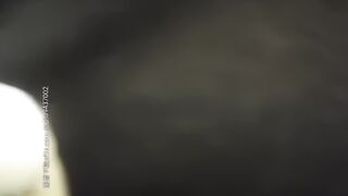 【千人斩探花】前玩挺嫩妹子，舔奶互摸倒立69口交近距离特写，骑乘按着猛操呻吟娇喘