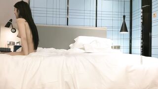 【小宝寻花】约了个白衣清纯甜美妹子，舌吻互摸口交上位骑乘抽插猛操