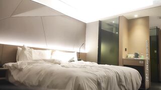 【文轩探花】外围圈小杨幂_火辣身材外围美女，床边各种姿势啪啪干得呻吟娇