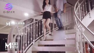 【麻豆传媒】【约炮人品大爆发钓到极品骚妹】骚妹吃火锅我玩骚逼，高清720P原版首发【OS-001】