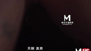 【欧美】麻豆传媒【情侣深夜激情幽会】英语发音，中文字幕，高清720P原版首发【LAA-0054】