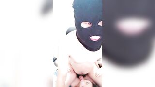 妩媚风骚的丝袜少妇激情4P【上篇】伺候三个大哥，被三个男人各种玩弄蹂躏，逼逼小嘴草不停，揉奶抠逼玩菊花刺激