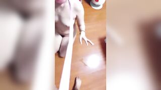 台湾小婊妹被大哥调教成性爱的小母狗【下篇】全程露脸口交大鸡巴舔菊花舔脚，跪地爬行让大哥多体位蹂躏抽插呻吟