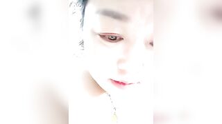 骚熟女老板娘激情户外，全程露脸给小伙深喉大鸡巴，蝴蝶骚逼自慰高潮喷水，被小哥后入捏着奶子疯狂爆草呻吟