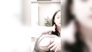 超清纯颜值姐妹花【中篇】双女大尺度秀，黑丝美臀翘起扭动，上下叠罗汉塞着棉棒，手指互插菊花，一起掰穴特写非常诱人