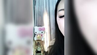 舞蹈系妹子为赚钱下海直播【park3】放的很开黄瓜自慰，细腰蜜桃臀还有腹肌，扭动小腰展示电臀，肛塞尾巴跳蛋震穴