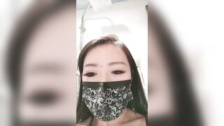 电臀女王来袭蜜桃臀马甲线【下篇】顶级美臀诱惑盛宴，椅子上假屌骑坐，扶着洗衣机扭动屁股，半脱下丁字裤掰穴极骚