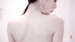 【美女空姐酒吧约炮】高颜值极品黄金身材女神【lingxi】美女空姐下班酒吧买醉，穿上黑丝制服找单男寻欢