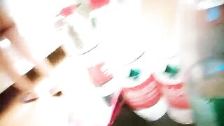 操人诛心约良家少妇一对一第二炮，近距离拍摄揉捏大奶子，上位骑乘扶着屁股后入，操完轮着给口交