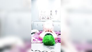巨奶女技师【下篇】露脸跟小哥激情啪啪，口交舔逼道具玩弄，大奶子玩乳交真刺激，让小哥各种体位爆草抽插大奶子乱晃