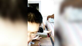 【技校小妹】神似张子枫【下篇】两个中年大叔，3000包夜约出来，辣手摧花，尽情享用少女胴体，花样百出，调教小骚货