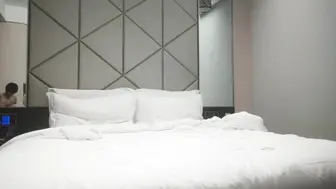 漂亮小姐姐_疼疼不行了_下面好疼_我不做了_身材高挑大长腿_被大鸡吧各种大力猛插小穴流白浆受不了嚎啕大哭下面流血了