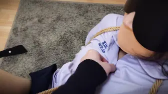 【丝米】《诱拐小学妹Ⅱ》清纯小学妹被强行榨zhi，股绳绑着棒-棒-震，娇喘不停，第一视角沉浸体验（白丝肉丝大腿袜、学生制服、开腿、强g、足jiao、jk、蒙眼封嘴、脚踢打pp）