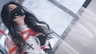 《神圣修女被绑记》第一次被绑的修女看起来十分清纯，没想到私下反差这么大，被红…_x000D_