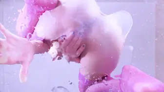 超近距离怼逼自拍抠逼喷水
