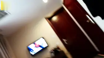 【群P泄密】对白清晰酒店开房和朋友一块3P熟女老板娘_口爆上位，爽的不要不要的