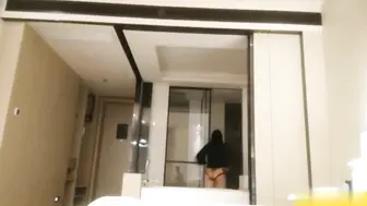 高价约丰满性感的大胸美洗澡时按奈不住开操