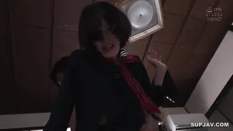 CAWD-944 [中文字幕]干净的女孩在邻居的垃圾房间里被臭中年父亲用臭精液泼脏了52发子弹…青葉はる