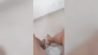 用我的大鸡巴征服性感的表姐，一边拍打她的屁股，一边干她的骚穴 征服这只骚货，我要让她成为我的性奴