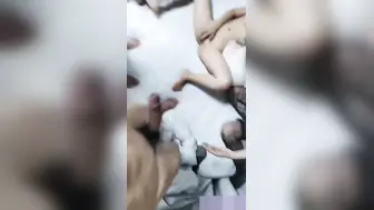 母狗萝莉少女 社会小妹没读书只好脱光当母狗 去打螺丝哪有躺著好赚