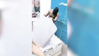 萝莉女学生趁放假约黑人来宿舍玩群交