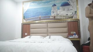 【小马探花】外围女神场，甜美小姐姐初下水，抠粉穴就差点儿高潮，花式啪啪插逼