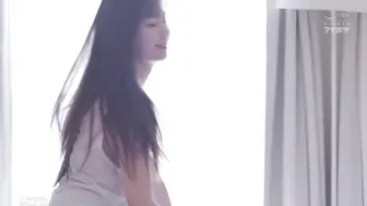 IPX-457 [无码中文字幕] 因为错过了末班车在超级可爱的女同事家过夜 和她做了一整晚 明里䌷