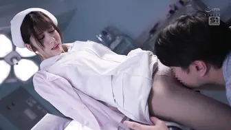 SONE-917 [中文字幕]清纯认真的美女护士 深夜惨遭痴汉病人性骚扰 从最初的抗拒 在强忍喘息中高潮 到最终的沉迷而无法自拔 七森莉莉