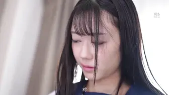 SONE-833 [无码中文字幕]长腿高挑贫困女学生为了弟弟的学费出卖肉体 遭矮小中年男们蜂拥占有 明日叶三叶