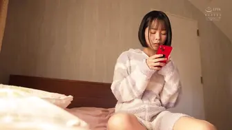 CAWD-640 [中文字幕] 才被說很像人氣絶頂蘿莉偶像，接受持續被狂粉欺負被當成肉感性愛玩具人生的我 日向夏