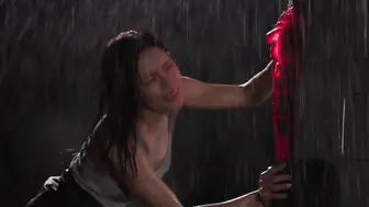 DVAJ-633 [中文字幕] 都月るいさ - 因為突然豪雨和藍領女上司無法從現場回來…維持體溫溼透的肌膚和頭髮讓理性噴發，箱型車會搖晃的車震發狂中出