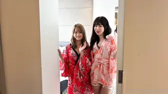 亚裔超美混血御姐【露娜妈妈】LunaLoveKiss 双龙头假阳具女女性爱 激情互插