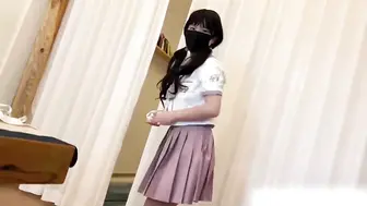 拜金女在户外掀裙露出骚穴_怕人走近却兴奋夹腿水流不停_少女_露出