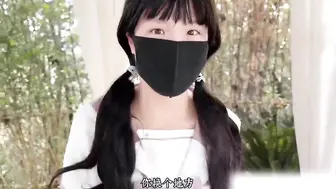 拜金女在户外掀裙露出骚穴_怕人走近却兴奋夹腿水流不停_少女_露出