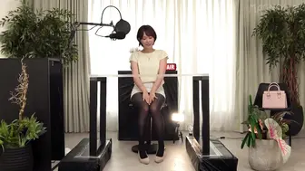 MGNL-040 [中文字幕]只想成为播音员的高学历女大，一边念稿一边被玩弄，最终沉溺于性交无套内射 那賀崎ゆきね