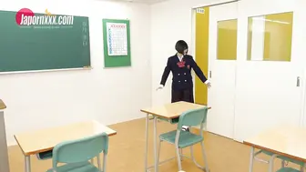 制服学生妹_身材娇小皮肤白皙黑白配被强壮黑祖宗大肉棒无套狂怼操的大奶哗哗尿尿狂喷香汗淋漓_浓稠精液内射粉穴