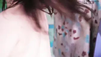 【ST_lcgirl-999】极品瘦身亚洲美少女直播自慰～筋膜枪狂震粉穴高潮喷水
