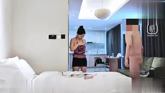 tiner上约的巨乳少妇超骚深喉口交骑在肉棒
