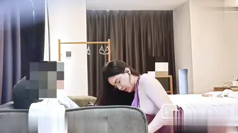 tiner上约的巨乳少妇超骚深喉口交骑在肉棒