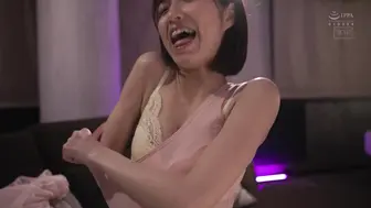HMN-870 [中文字幕]瞄准已婚的我的那个做作后辈女子，说“只是接吻的话…”偷偷用口的方式让我勃起，鸡儿硬邦邦！！被榨取了11发中出”倉本すみれ