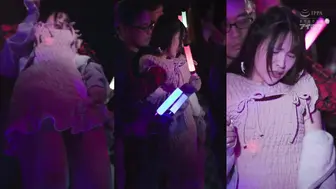 IPZZ-873 [中文字幕]作为偶像宅的我在演唱会期间第一次遇到痴汉…在困惑的同时，因高涨的情绪和无法抗拒的快感而达到背德巅峰。。辻みいな