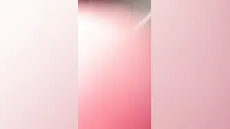 长发丰满反差婊露脸性爱，紫丝长筒袜对着镜头笑又软又色，后入圆润蜜桃臀被拍打到通红