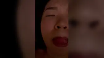 极品华侨少妇居家私房 白背心黑蕾丝反差拉满 浴室瓷砖跪舔到拉丝 镜前抓发口娇喘 海星举顶被干到失神
