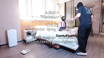 极品网黄CandyKiss约个摄影师到酒店拍私房被逐步勾引从拒绝到半推半就直接被操更是让精液糊脸