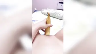 湖南嫩妹 周羽琪 被金主包养 骚穴塞跳蛋跪地狗趴 深喉骑乘大屌无套内射淫躯！