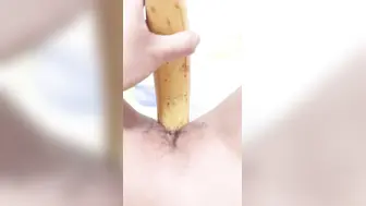 湖南嫩妹 周羽琪 被金主包养 骚穴塞跳蛋跪地狗趴 深喉骑乘大屌无套内射淫躯！