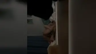 50万粉顶美 睿睿Renee 带闺蜜陪迪拜大哥King吸D做爱 视频流出 我们顶美的生活就是这么润