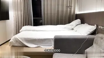 探花极品美少女酒店激战 粉嫩小穴被猛操高潮喷水