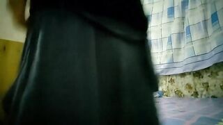 真实偷拍小伙街边吃快餐操身材娇小逼毛浓密站街小姐有几分姿势小少妇